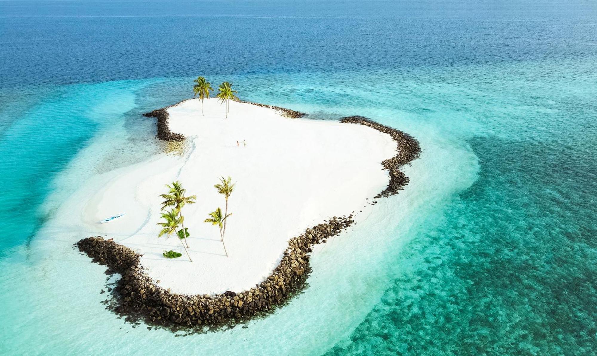 The Standard, Huruvalhi Maldives (Adults Only) Meedhoo  Esterno foto A small island in Maldives