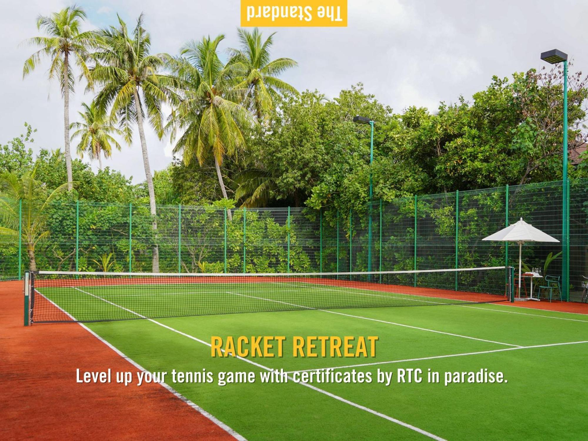 The Standard, Huruvalhi Maldives (Adults Only) Meedhoo  Esterno foto Tennis court at Paradise