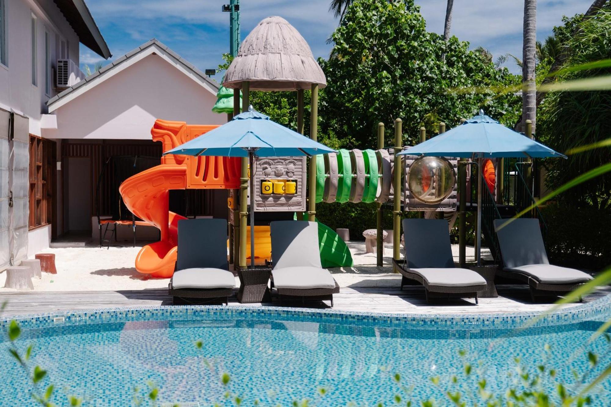 The Standard, Huruvalhi Maldives (Adults Only) Meedhoo  Esterno foto Playground at the resort
