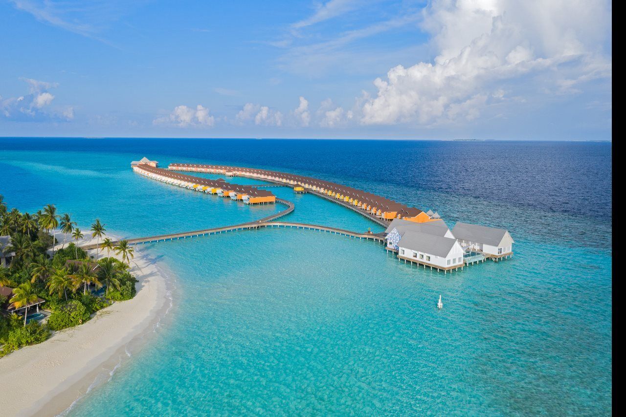 The Standard, Huruvalhi Maldives (Adults Only) Meedhoo  Esterno foto The resort's overwater villas